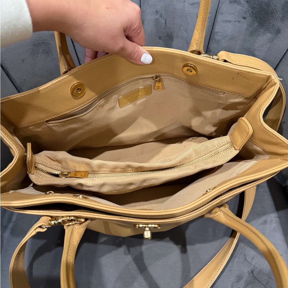 Reserved- Vintage CHANEL Cerf Exec Tote Bag 24k Gold work bag - Picture 6 of 17
